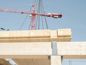 The node: steel parts transfer the load from one support to the next. Source: Hochparterre