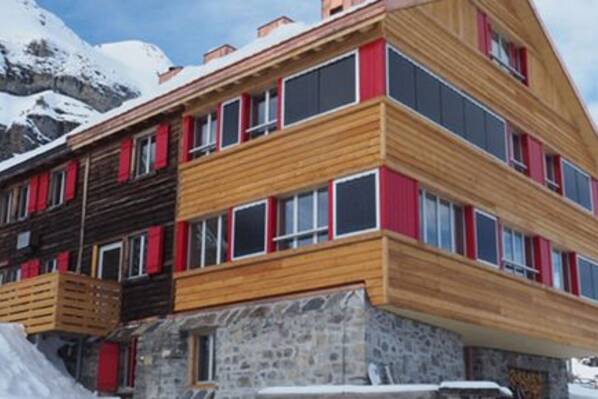 Extension to the Lämmerenhütte