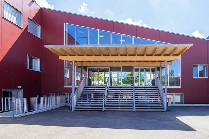 Rénovation et construction école