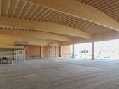 View inside: The 25 meter long trusses support the hall roof