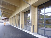 The building is almost entirely made of local wood and bears the Swiss wood origin mark (HSH)
