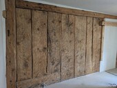 Parois en madriers faisant partie intégrante de la construction des murs extérieurs.